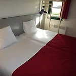 Szálloda Premiere Classe Sud *