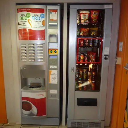 Premiere Classe Sud فندق